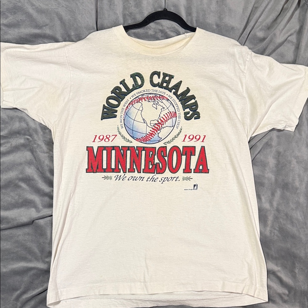 1991 VINTAGE Minnesota "World Champs" Graphic Tee - White with Red & Green Print